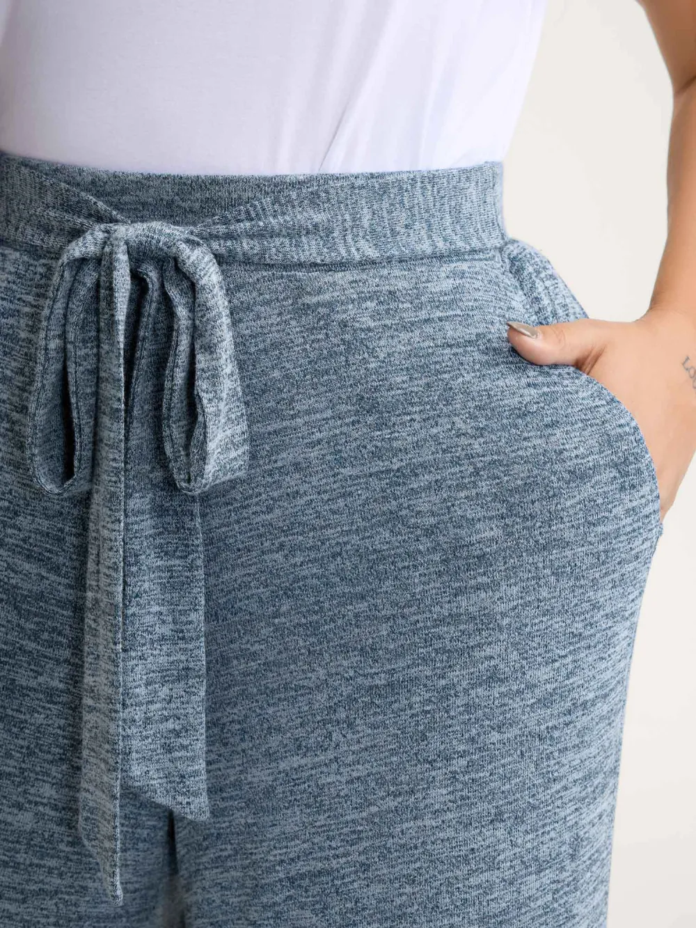 Stretchy Mixed-Color Belted Wide-Leg Pants