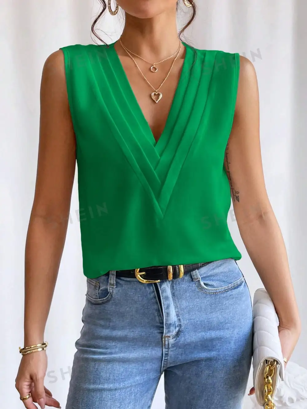 Privé Solid V Neck Sleeveless Blouse