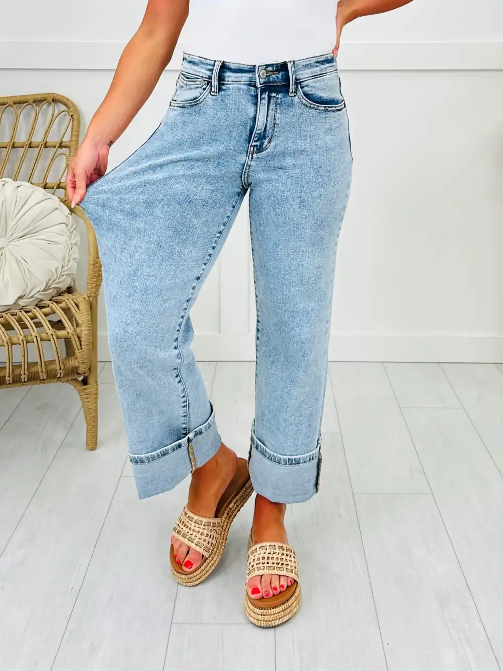 Judy Blue Caught Feelings Straight Fit Jeans