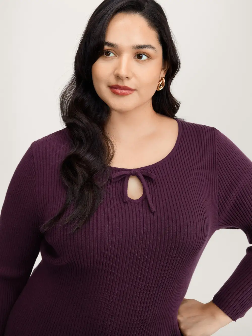 Textured Cut-Out Neckline Fitted Pullover