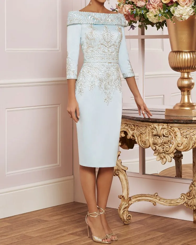 ELEGANT FITTED EMBROIDERED MIDI DRESS