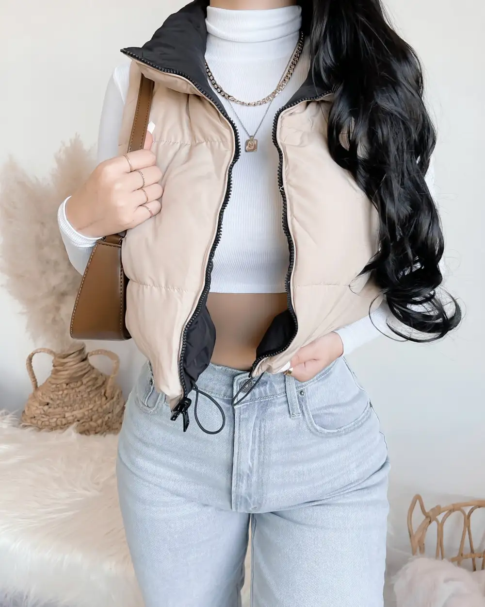 REVERSIBLE!! GIVE YOU CHILLS PUFFER VEST (BLACK/CREAM)