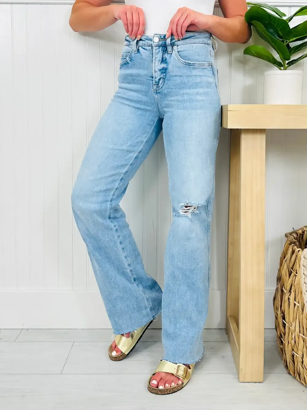 MOCO Exclusive Just Like That Wide Leg Jeans