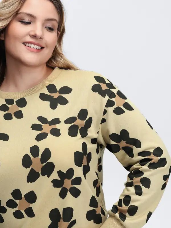 Wild Floral Print Relaxed-Fit Sweatshirt