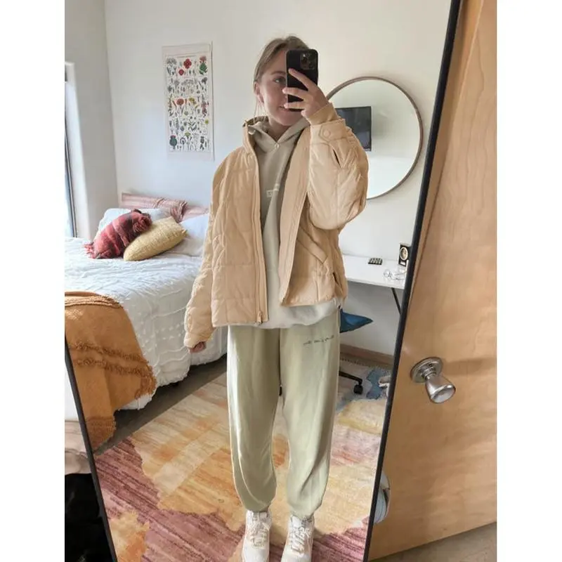 Women's Lightweight Quilted Puffer Jacket – Short Zipper Coat with Pockets