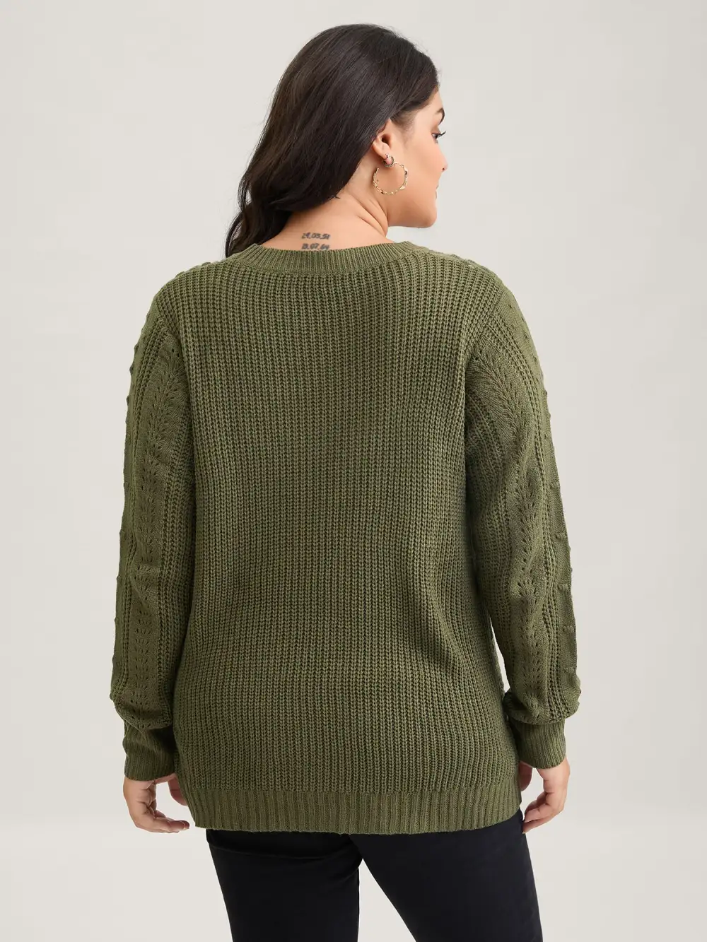 Solid Round Neck Cable Knit Pullover