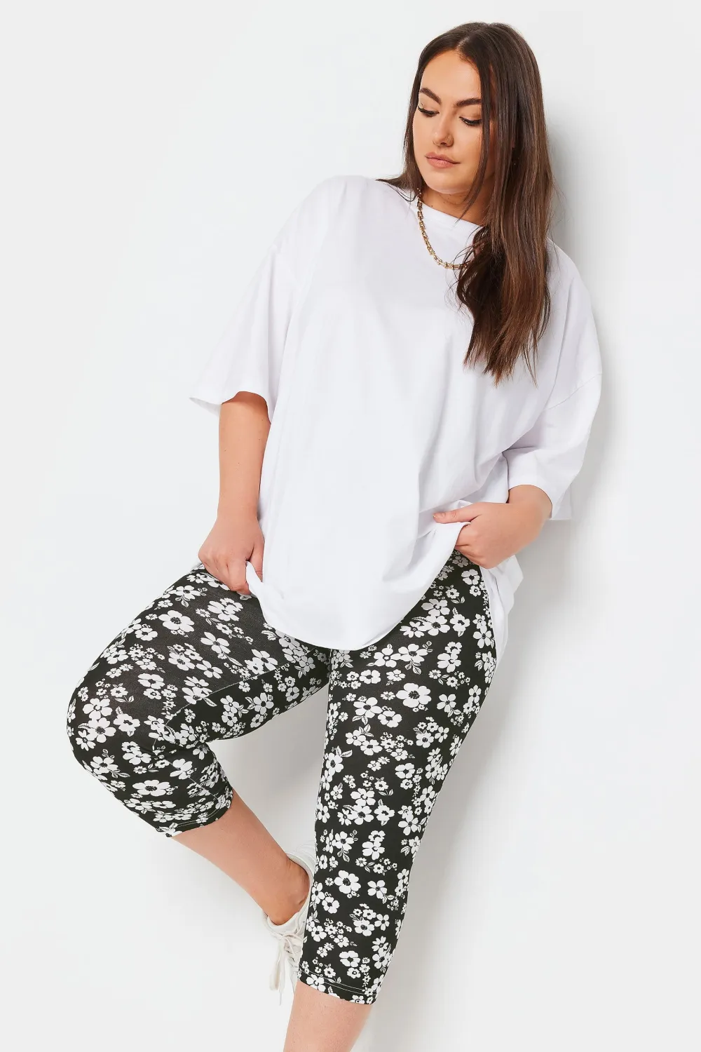 YOURS Curve 2 PACK Black & Blue Floral Print Cropped Leggings