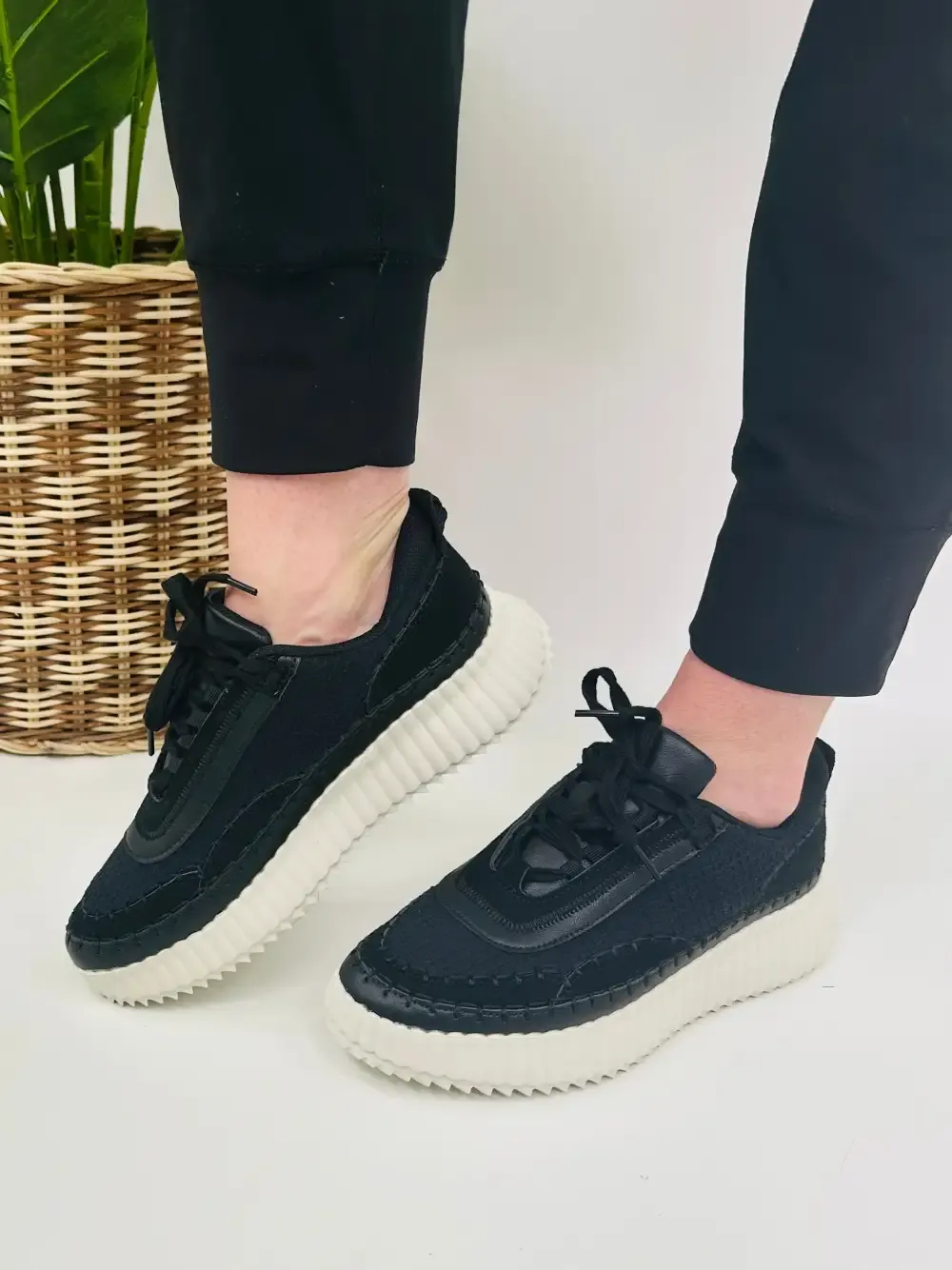 Rise And Stride Sneakers In Black