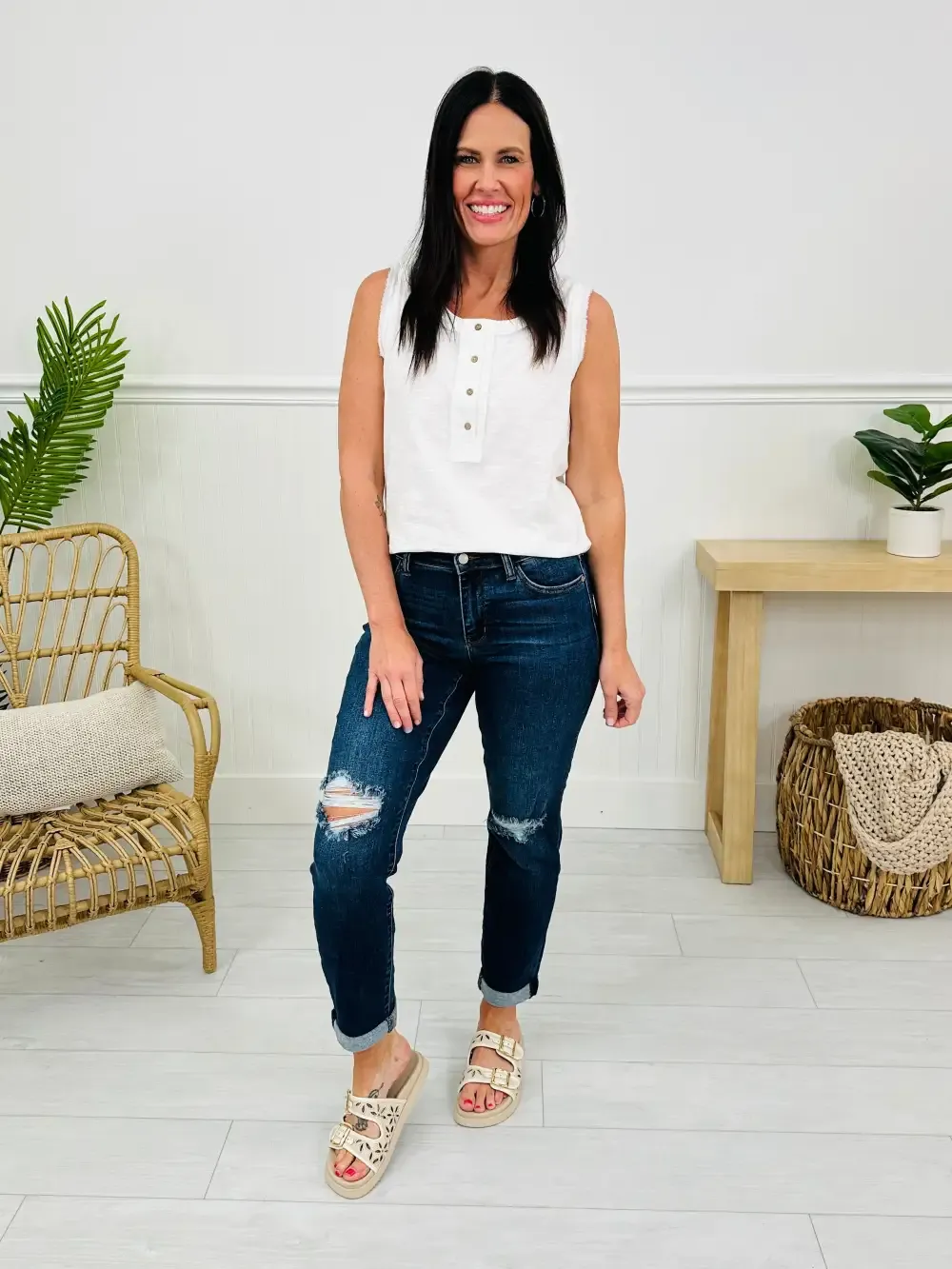 Judy Blue Walk This Way Slim Straight Leg Jeans in Reg/Curvy