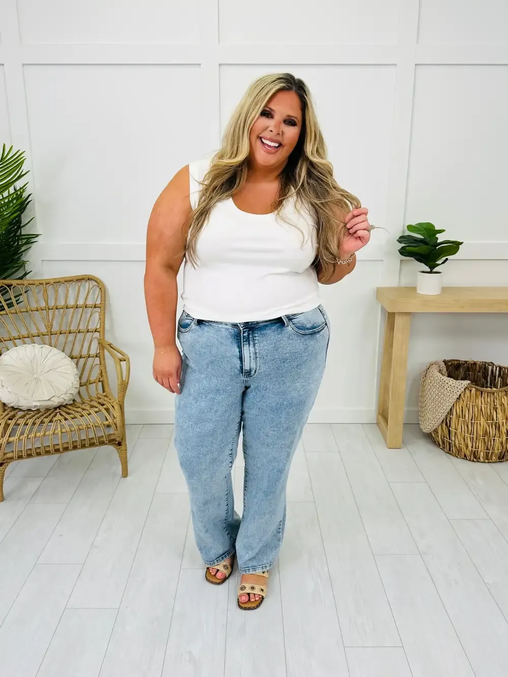 Judy Blue Caught Feelings Straight Fit Jeans