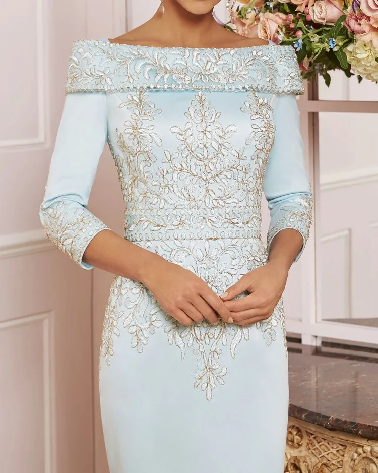 ELEGANT FITTED EMBROIDERED MIDI DRESS