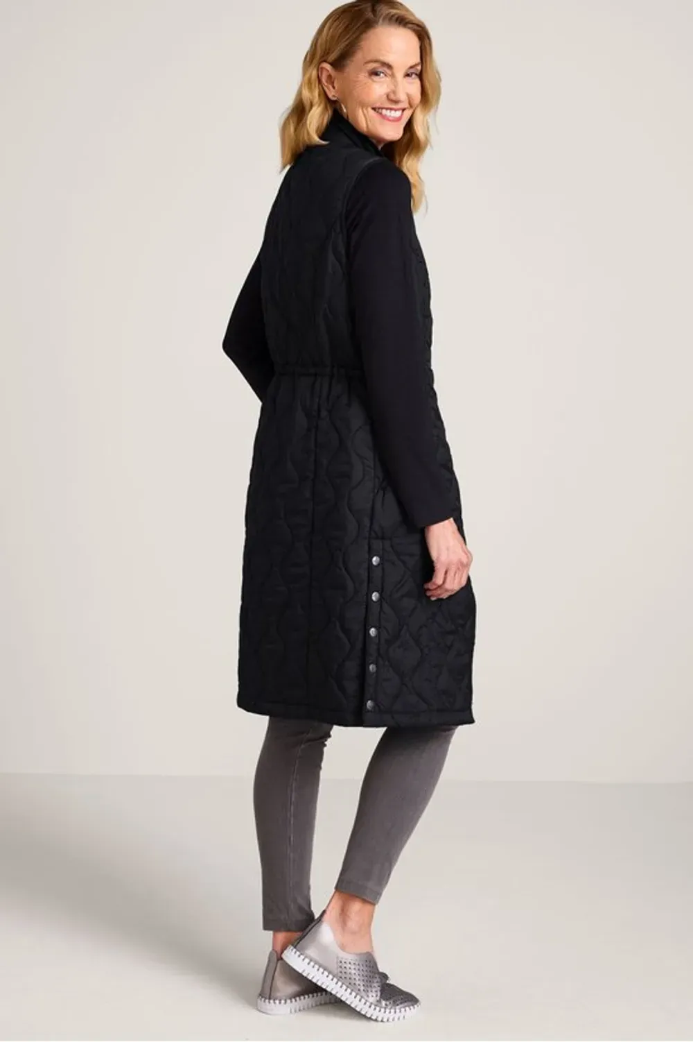 Daybreaker Lightweight Long Quilted Vest