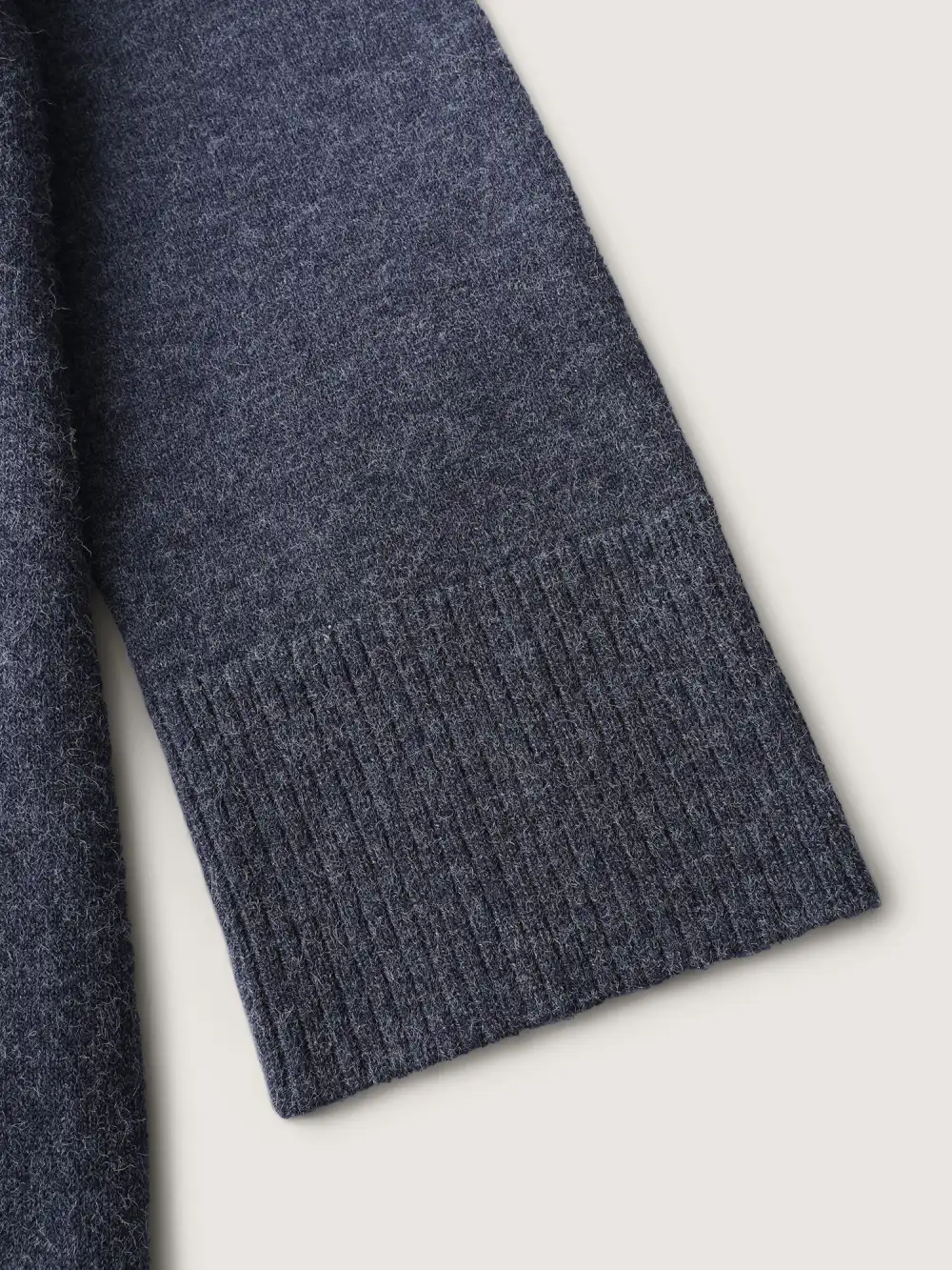 Straight-Sleeve Hooded Solid Pullover