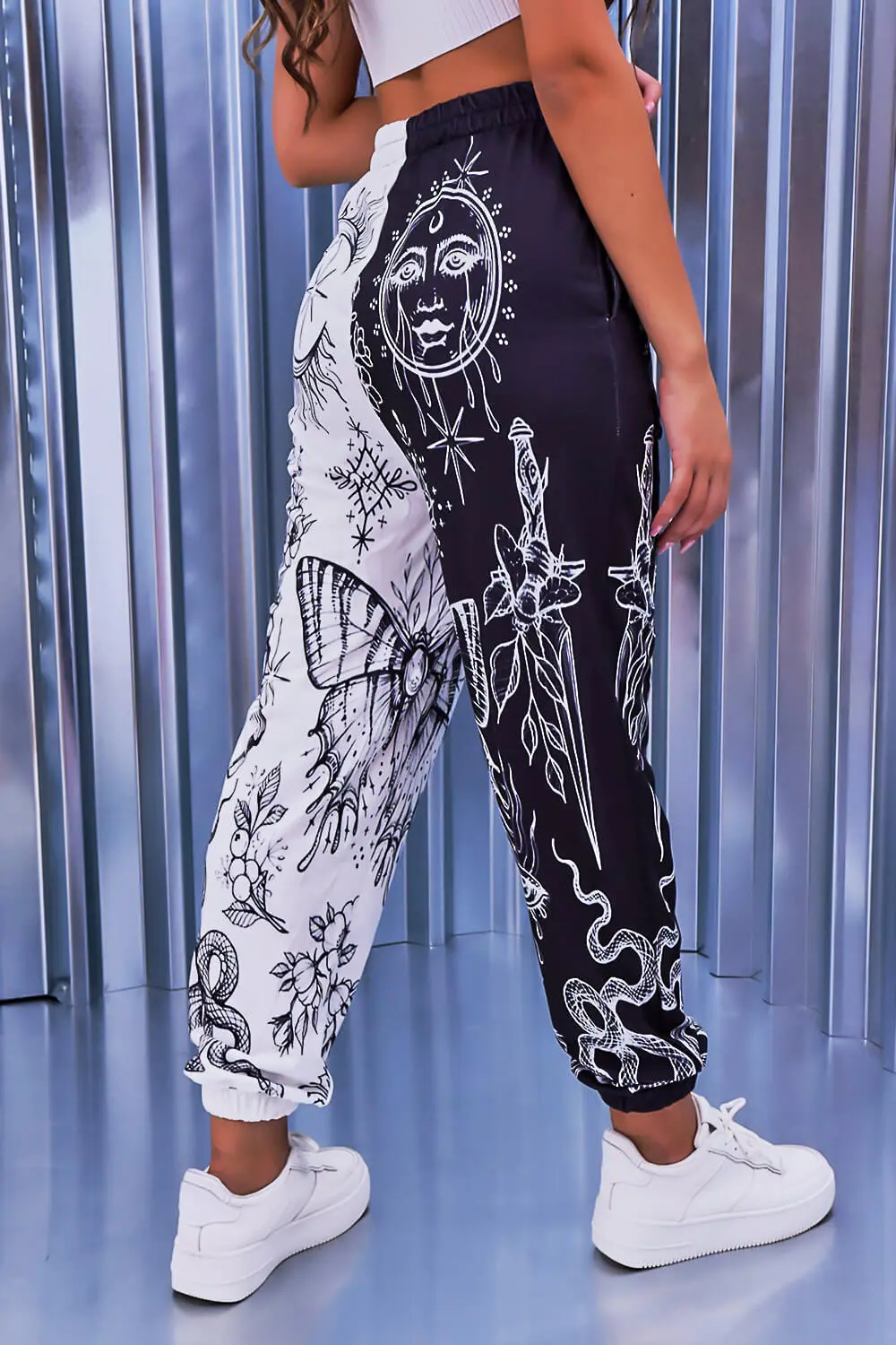 Sweatpants with printed design
