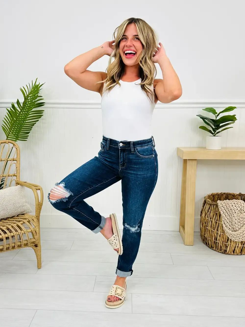 Judy Blue Walk This Way Slim Straight Leg Jeans in Reg/Curvy