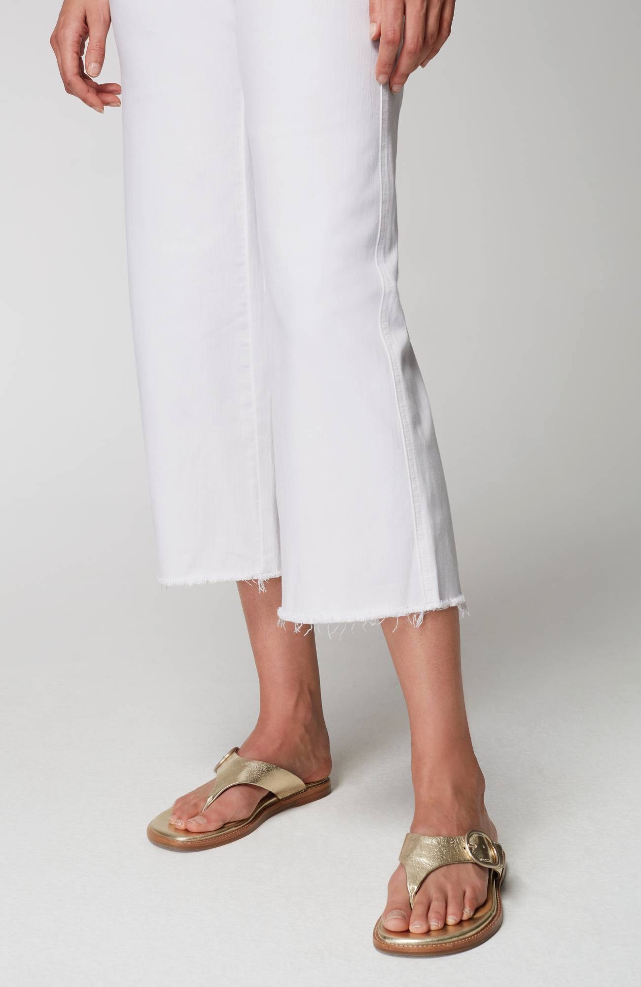 Wide-Leg Welt-Pocket Crops
