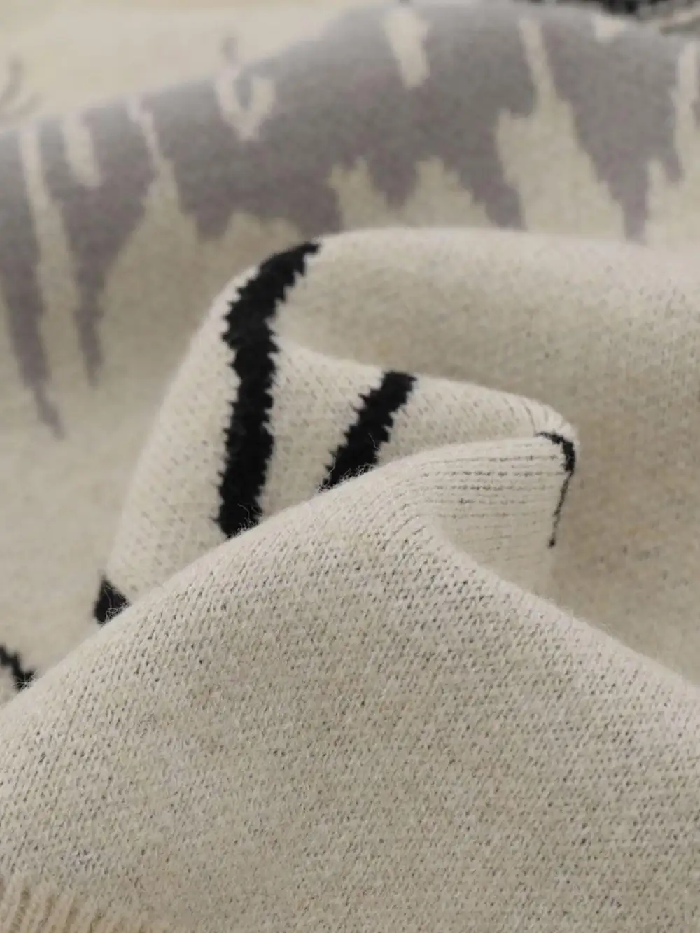 High Street Spider Web Jacquard Sweater - 1976