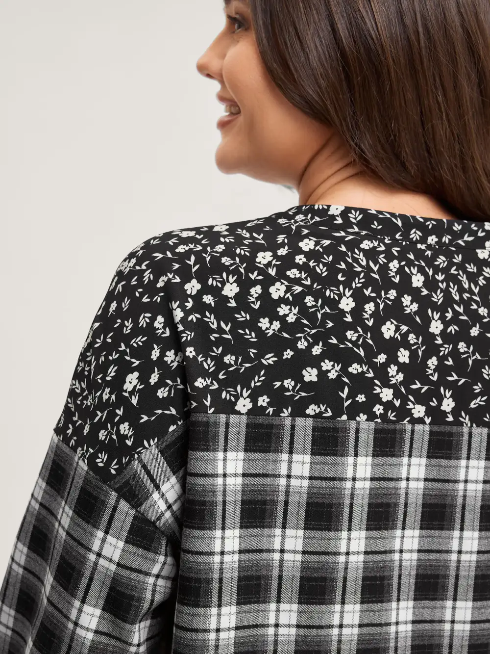 Checkered Print Contrast Notched Collar Sweatshirt