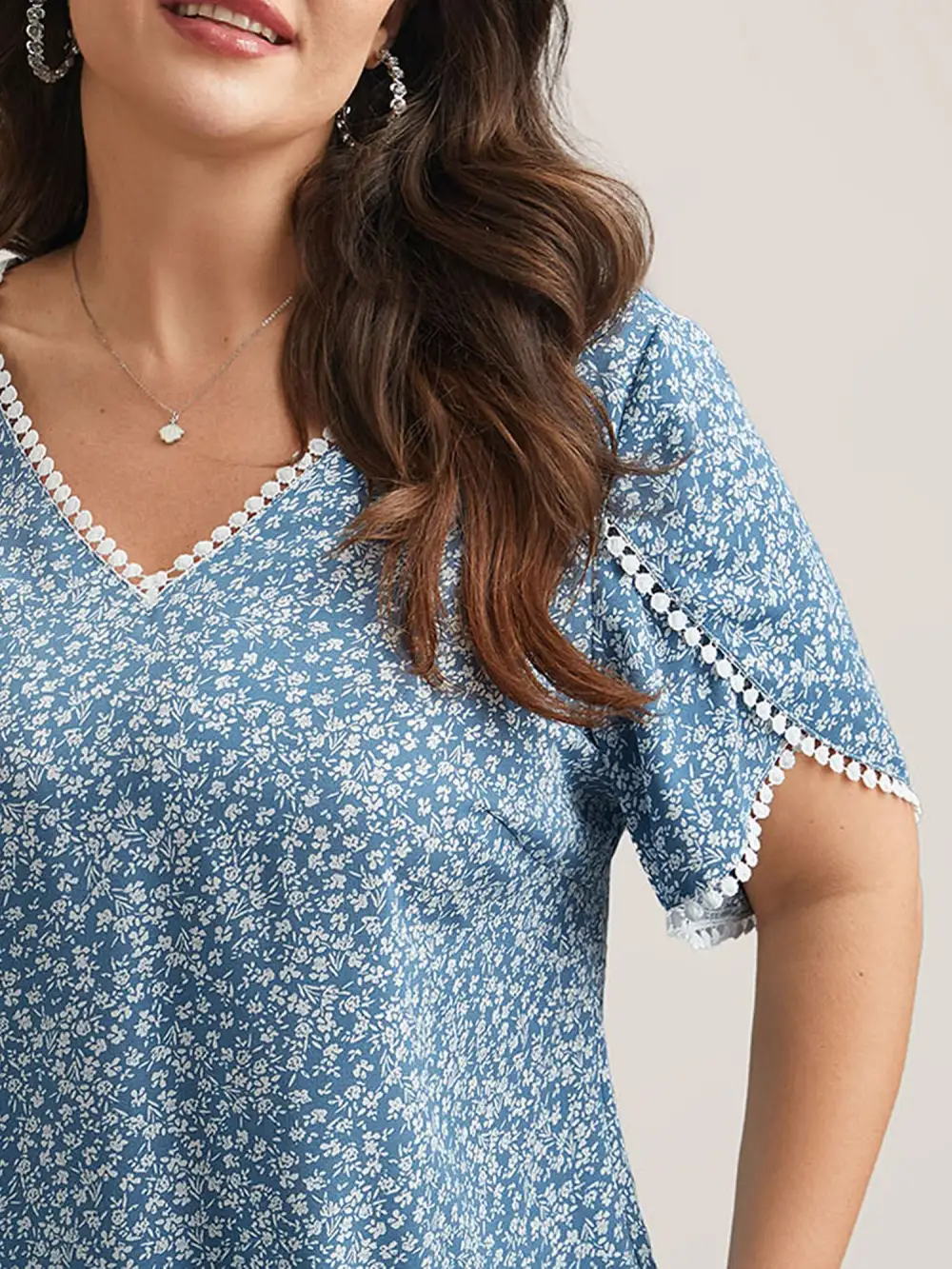 Petal Sleeve Floral Lace Spliced Shirt