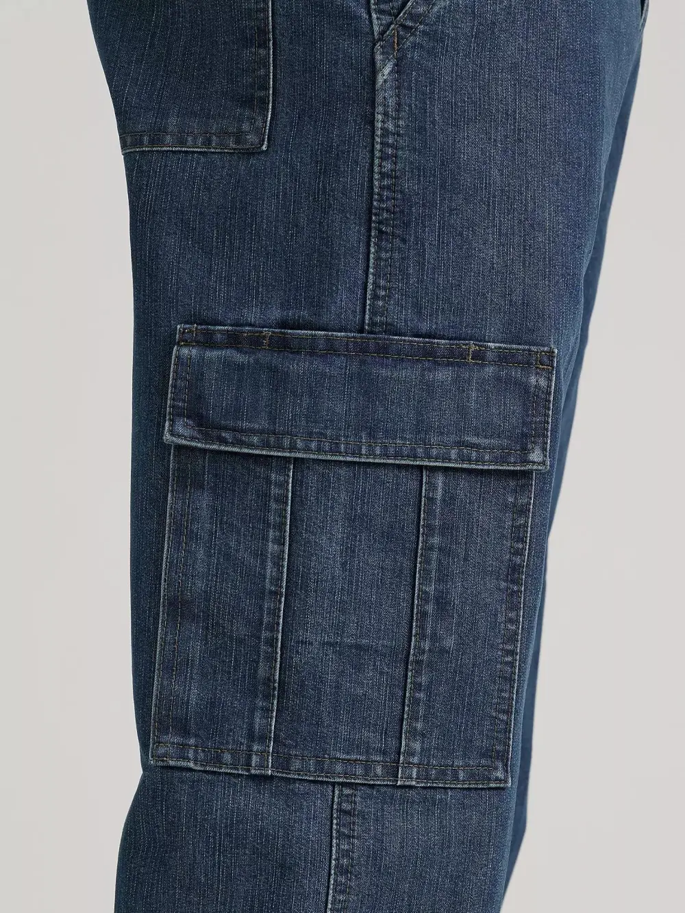 WRANGLER DENIM LOOSE FIT CARGO JEAN IN MEDIUM STONEWASH DENIM