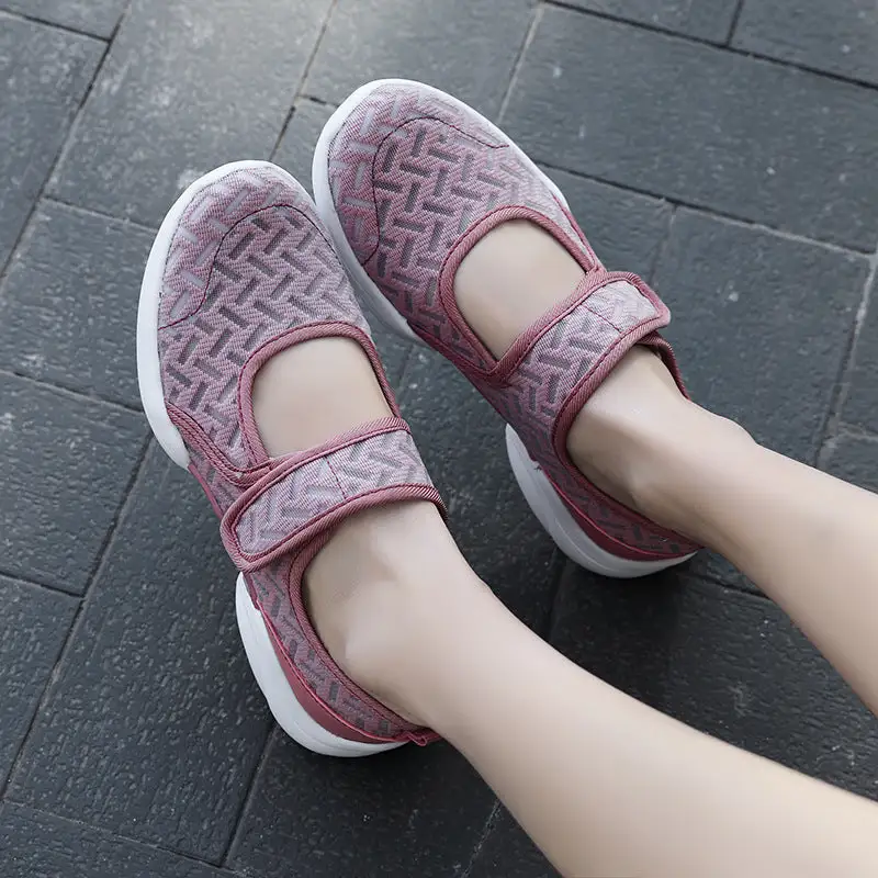 Lace Pattern Elegant Sneakers