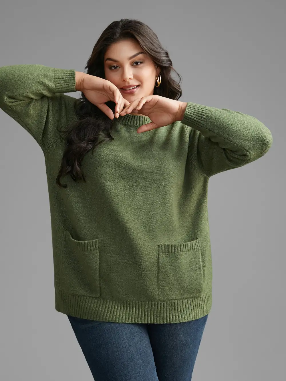 Plain Round Neck Patched Pocket Pullover