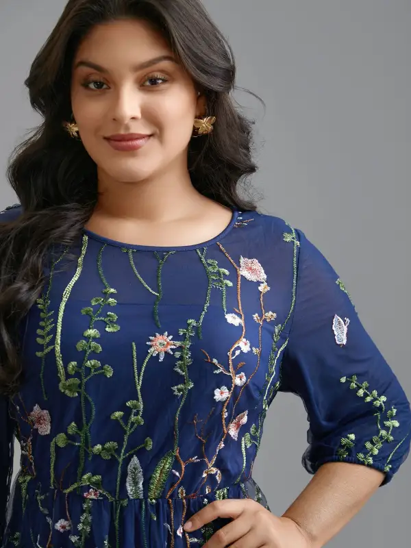 Floral Embroidered Elastic Waist Lined Midi Dress