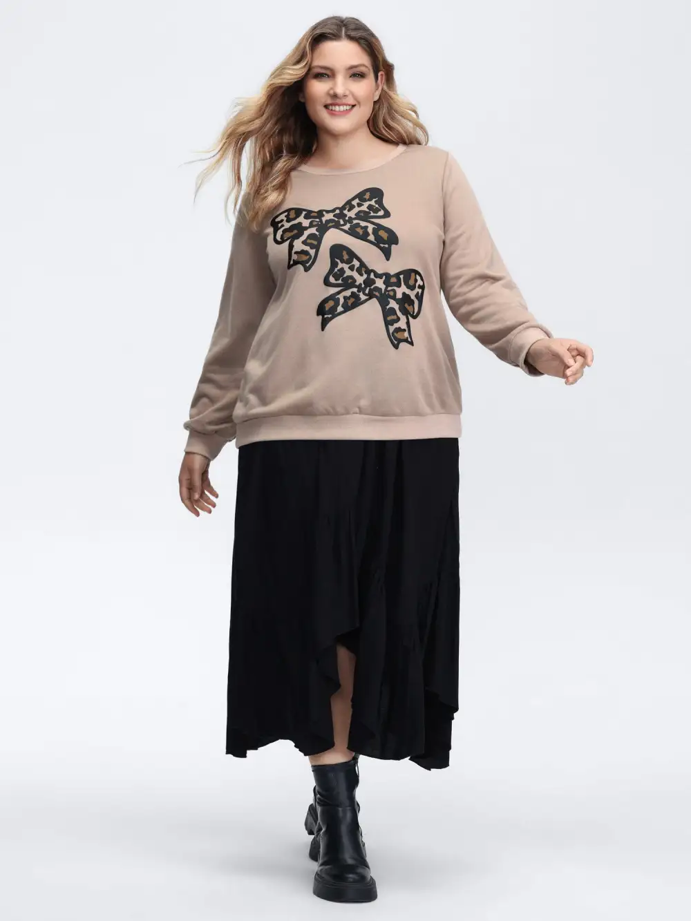 Leopard Bowtie Print Stretchy-Fit Sweatshirt