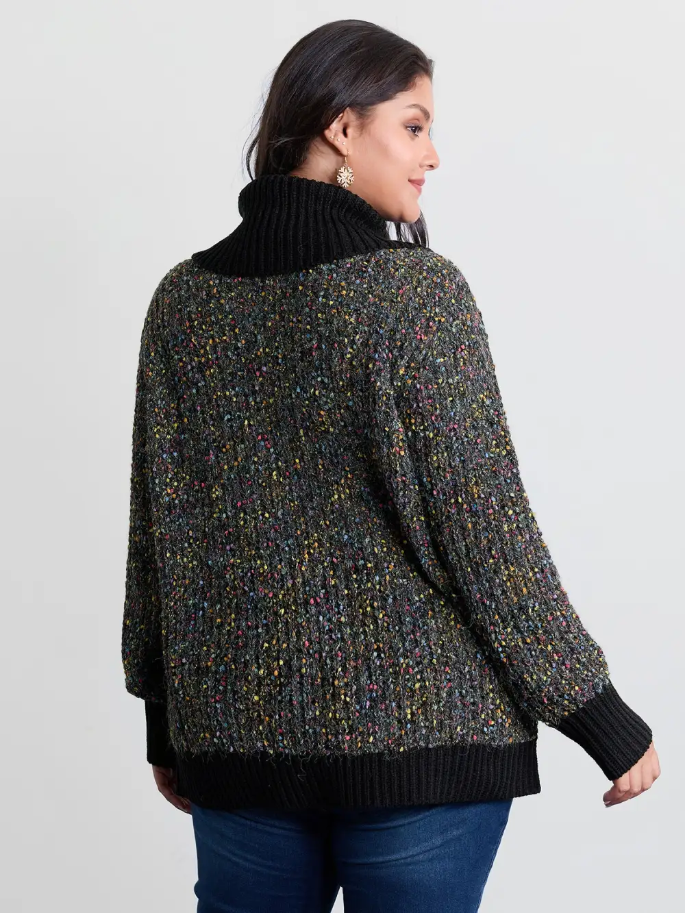 High Turtleneck Grainy Yarn Contrast Pullover