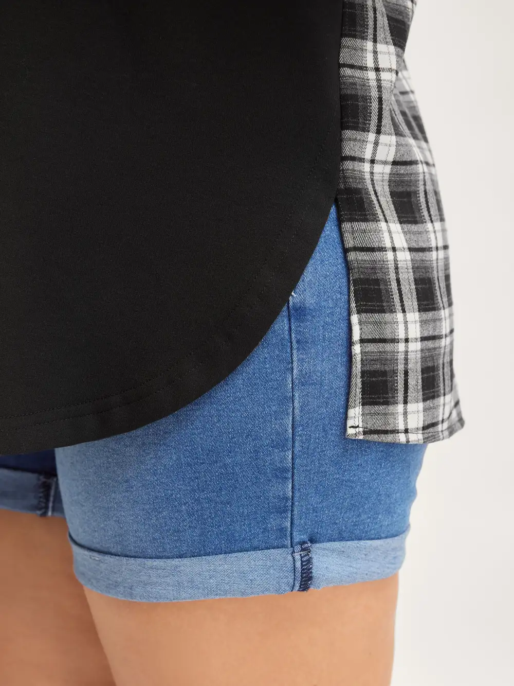 Checkered Print Contrast Notched Collar Sweatshirt