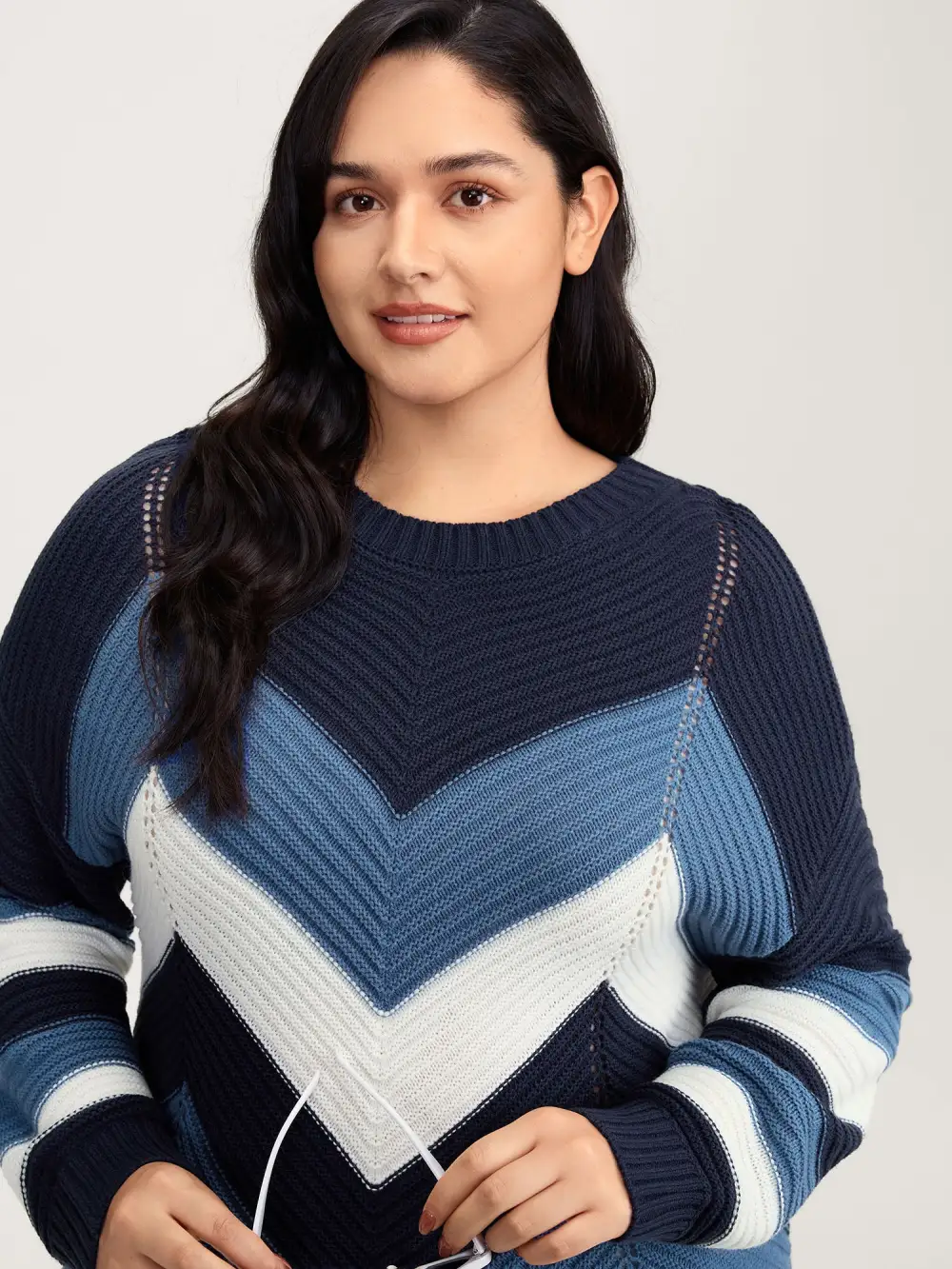 Round Neck Colorblock Asymmetrical Hem Pullover