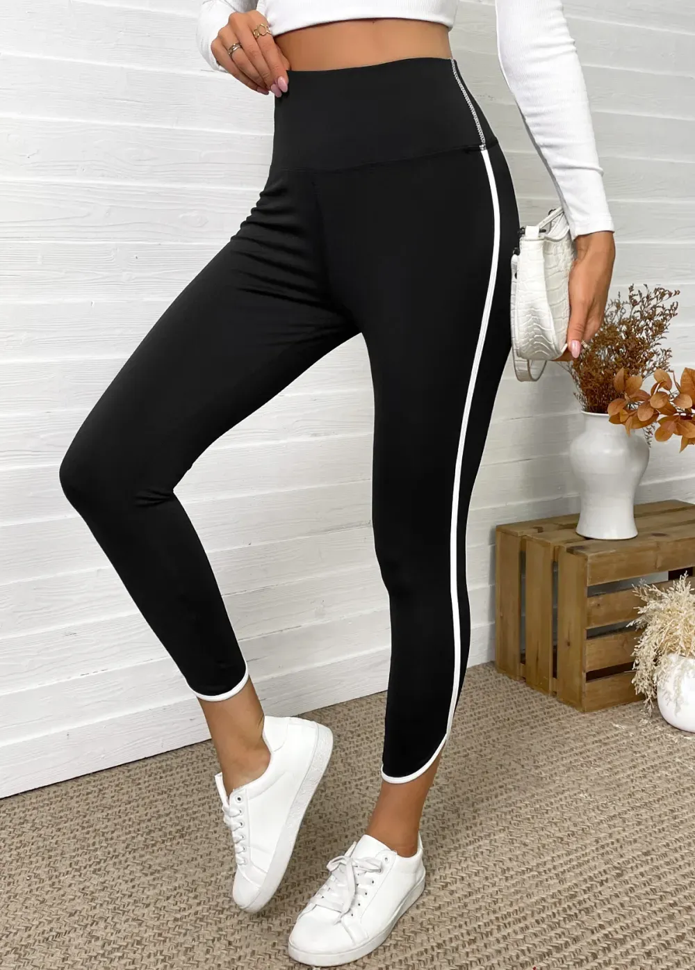 Black High Waisted Capri Elastic Waist Leggings