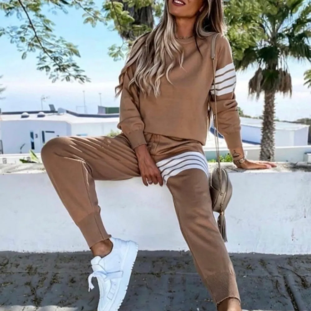 Two-piece Women's Casual Sports Suit