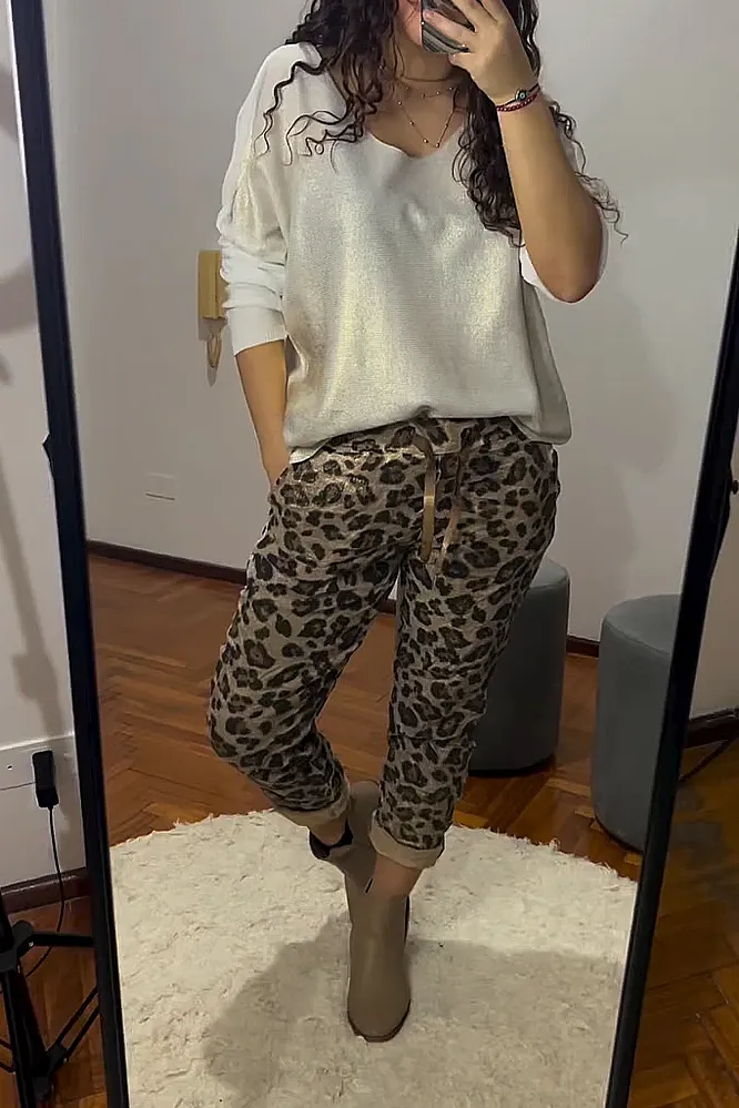 Women's solid color v-neck top and leopard print two-piece suit