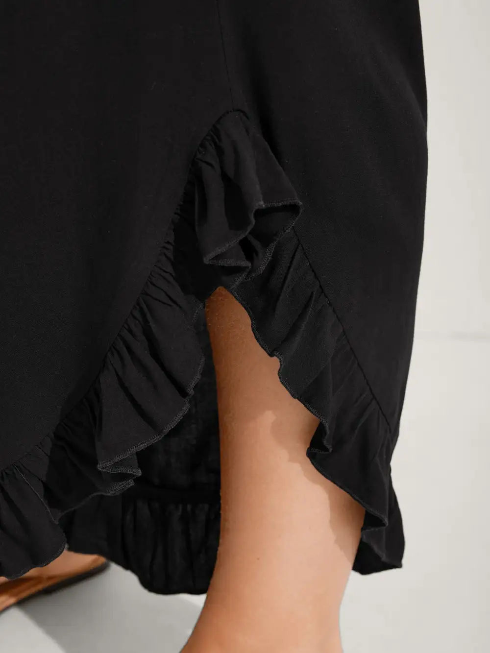 Ruffled Curvy Hem Wide-Leg Pants