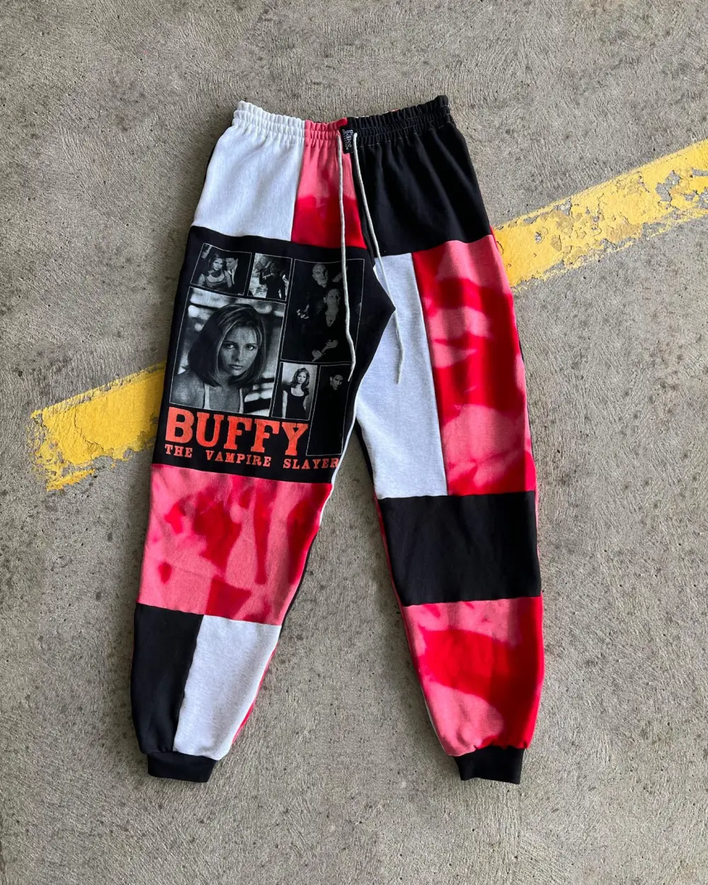 Red sweatpants how perfect and cozy piece for your Halloween day