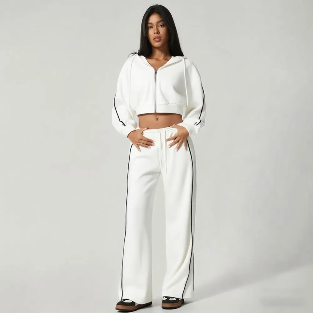 2-Piece Set: Cropped Hoodie & Wide-Leg Pants – Soft, Quick-Dry, with Pockets