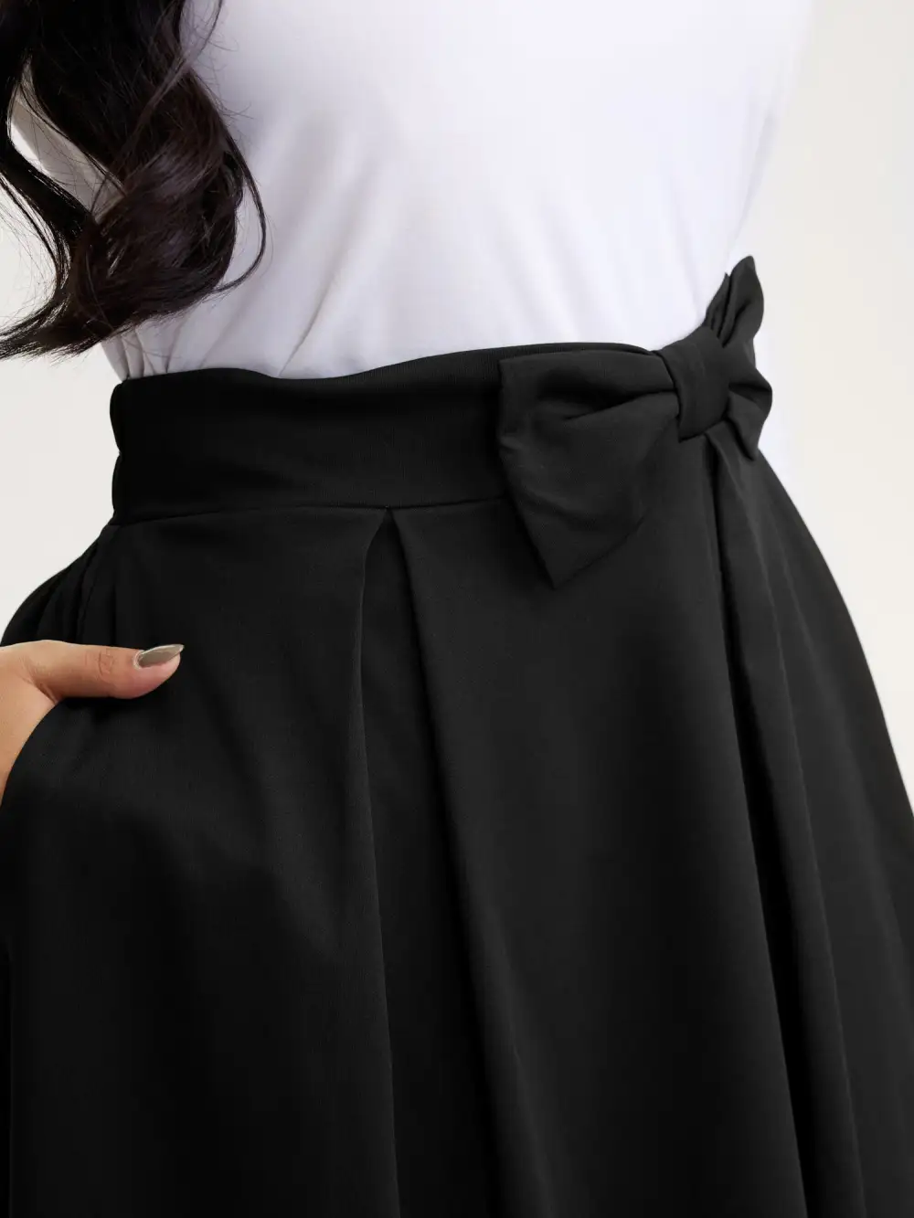 Stretchy Bow Detail Pleated Midi Skirt