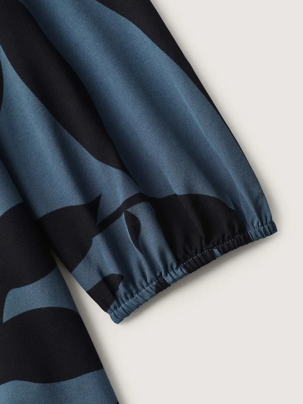 Silhouette Flower Print Shirred Waist Knee-Length Dress