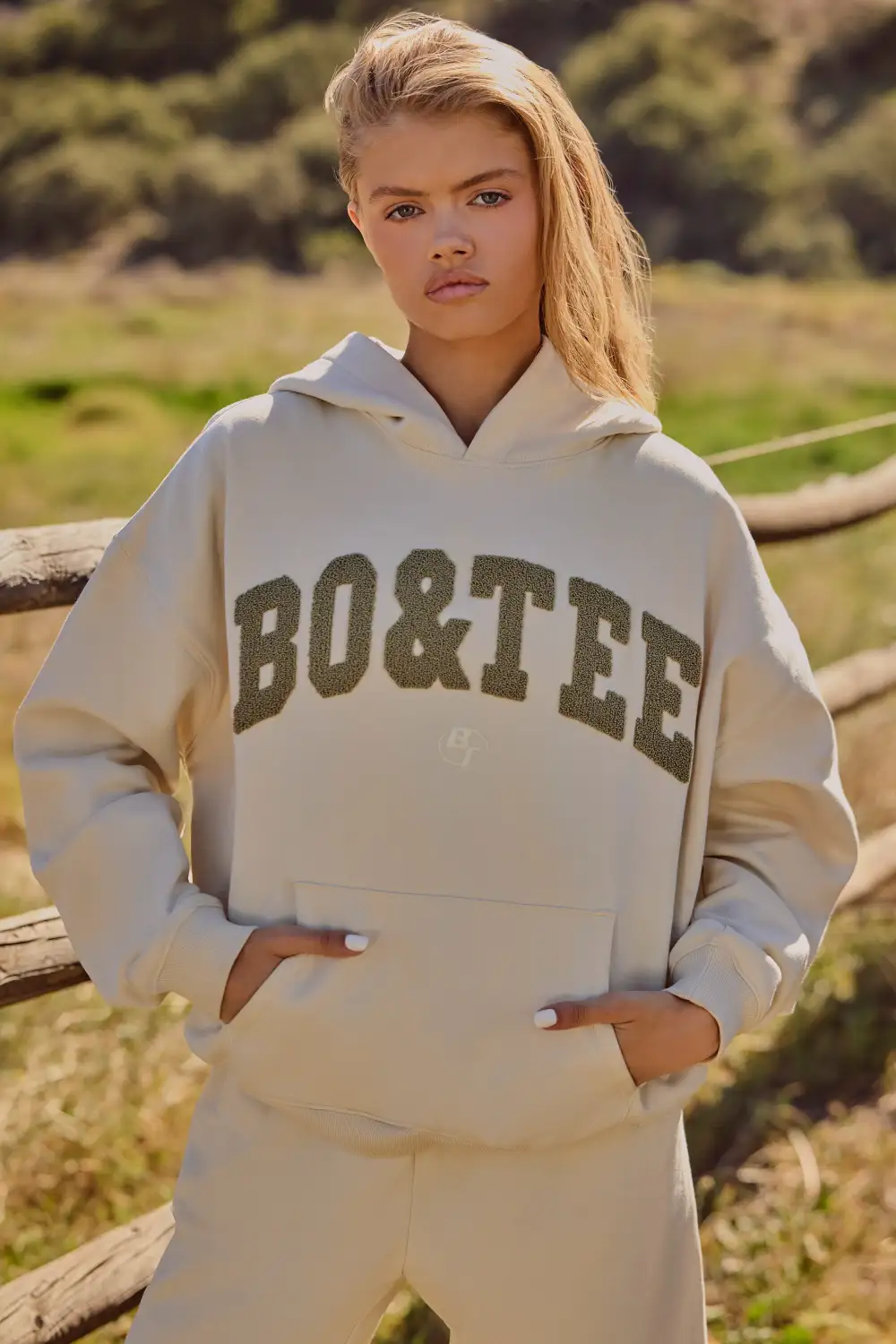 Hero - Oversized Hooded Sweatshirt in Bone