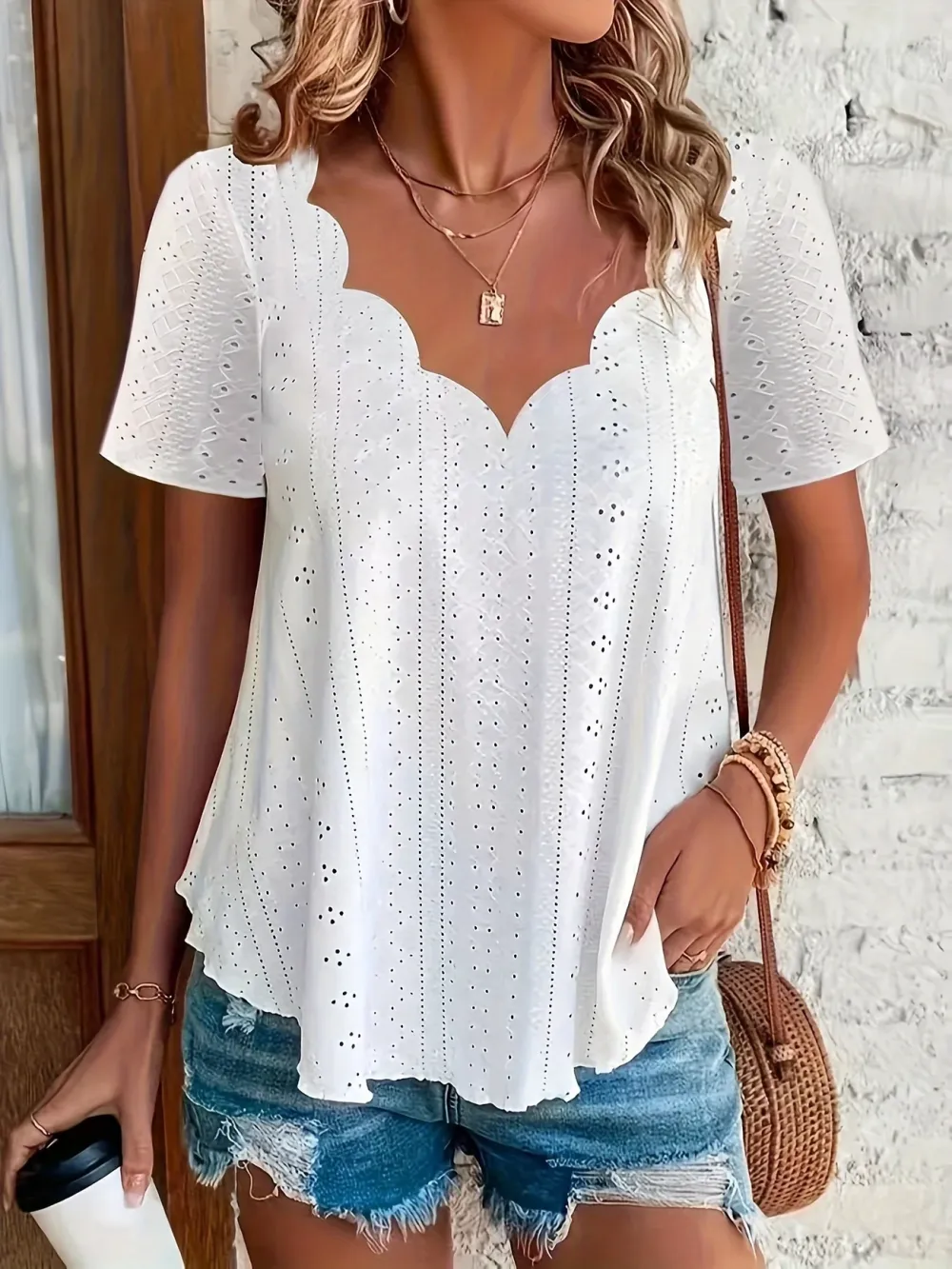 Scallop Trim V Neck T-shirt