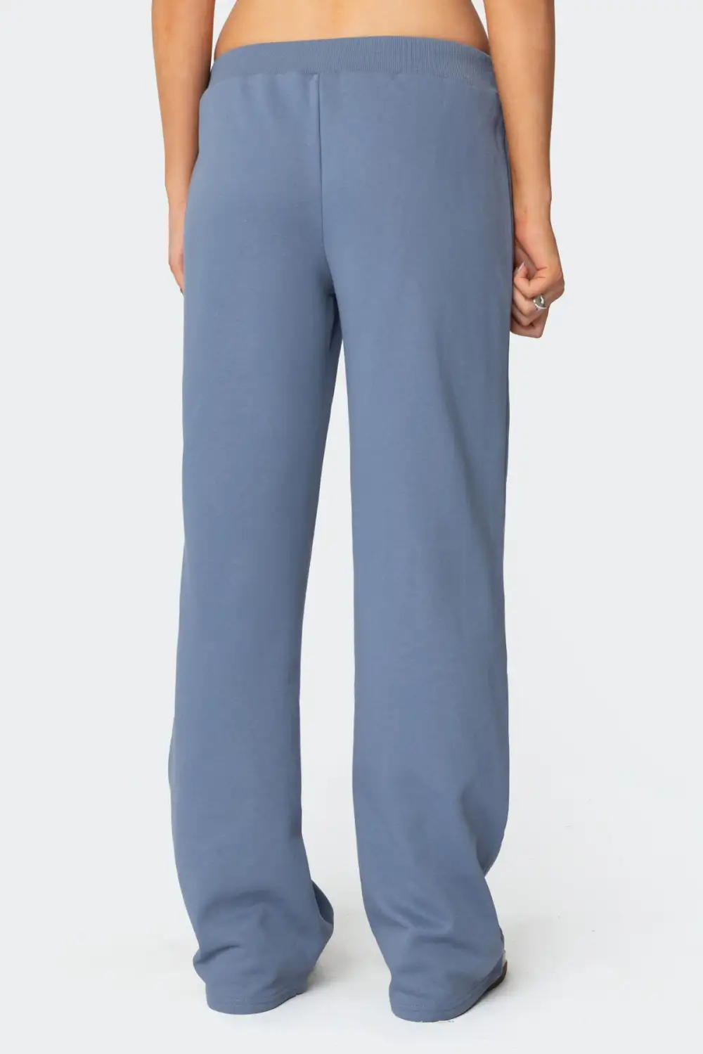 06 Sweatpants