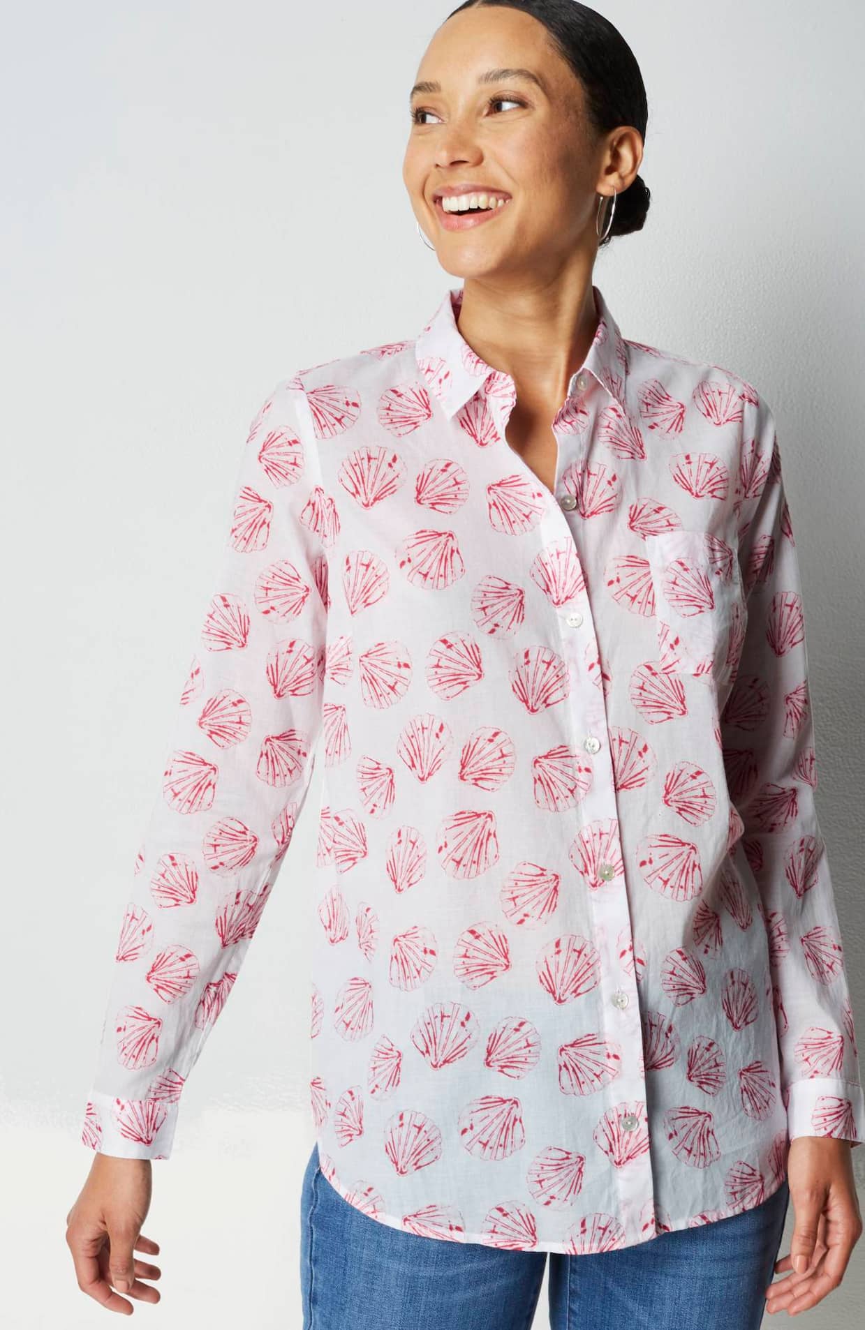 one-pocket shirred-back shirt