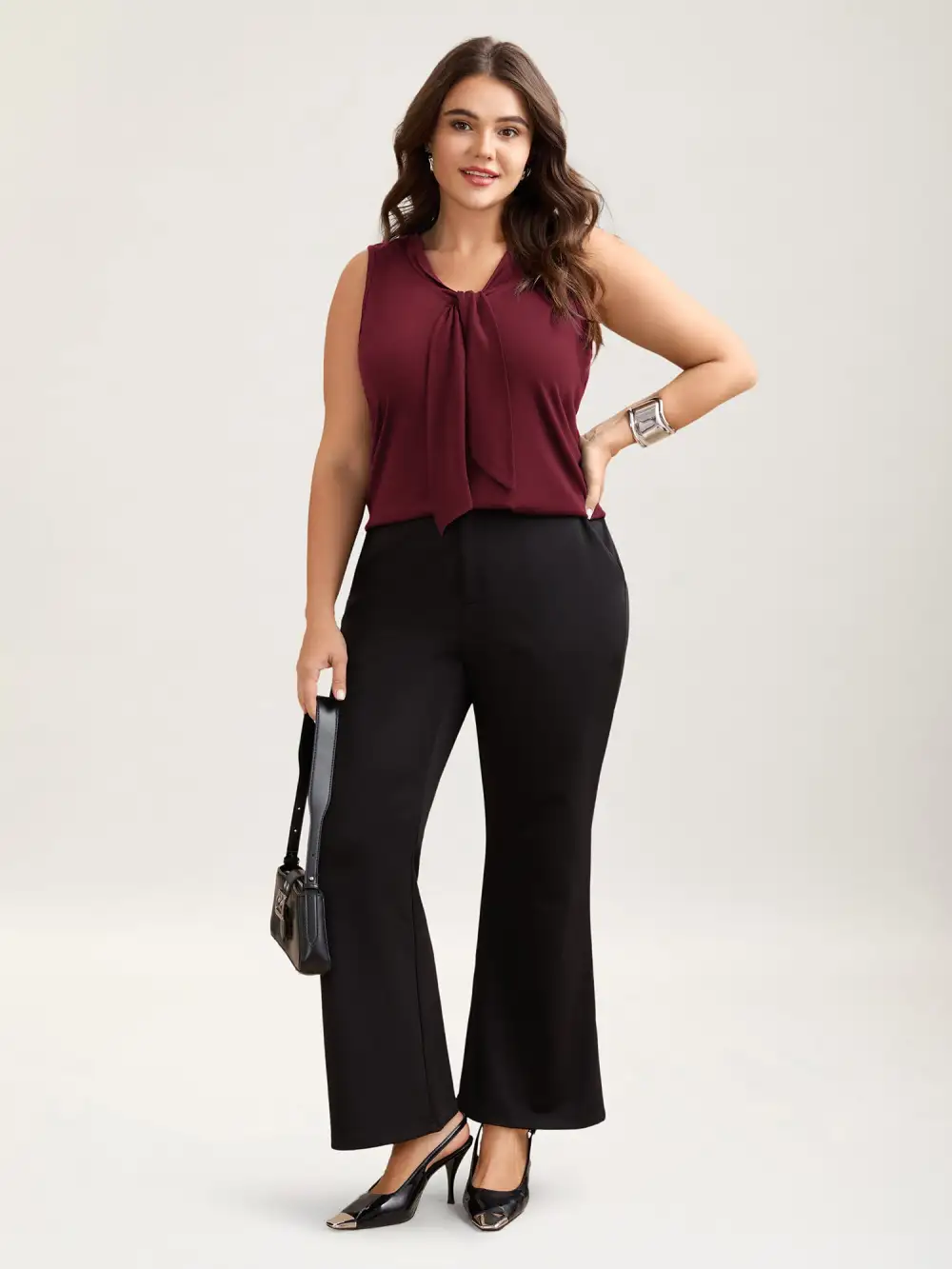 Knotted Neckline Fitted Sleeveless Blouse