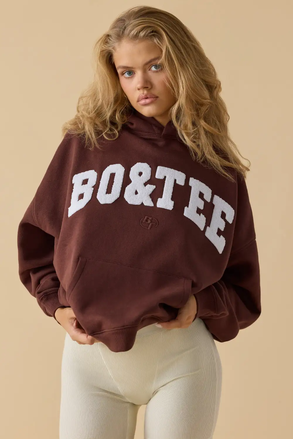 Hero - Oversized Hooded Sweatshirt in Mahogany