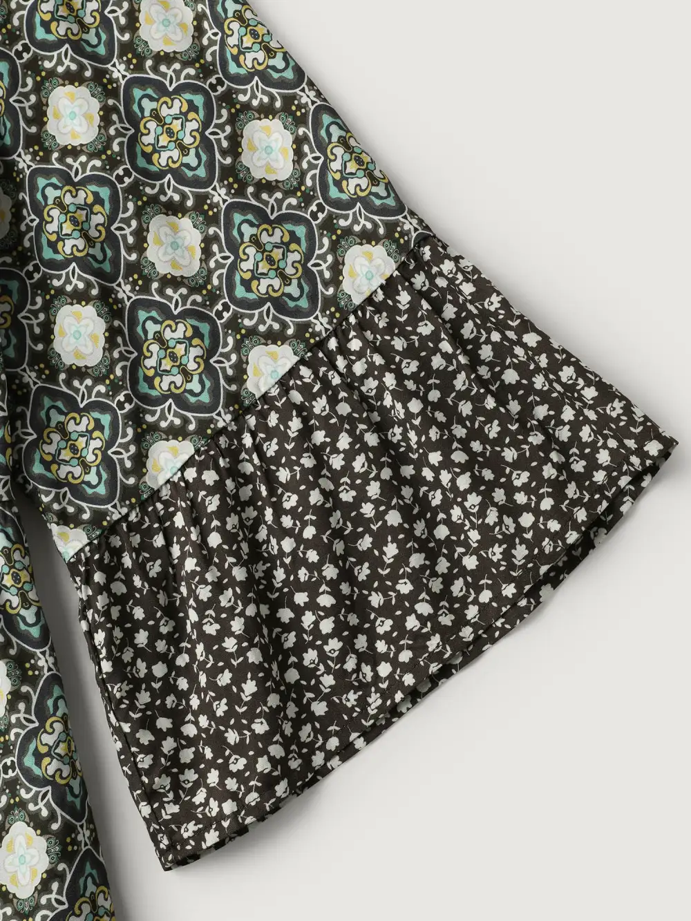 Geometric Print Flared Sleeve Tiered Midi Dress