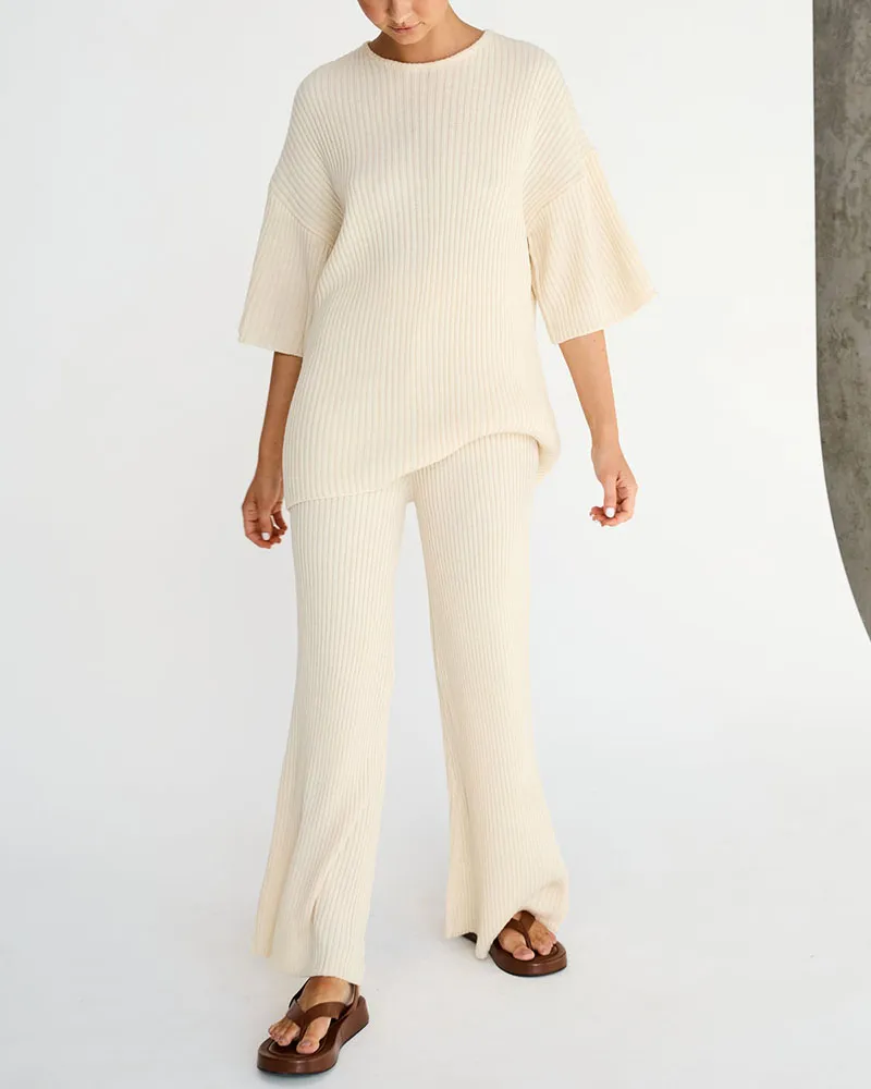 Minimalist mid-sleeved knitted two-piece set