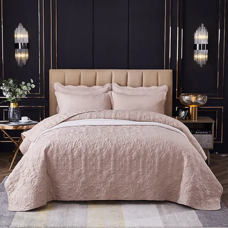 CloudNine‌ ‌Quilted‌ ‌Bed‌ ‌Set‌ ‌