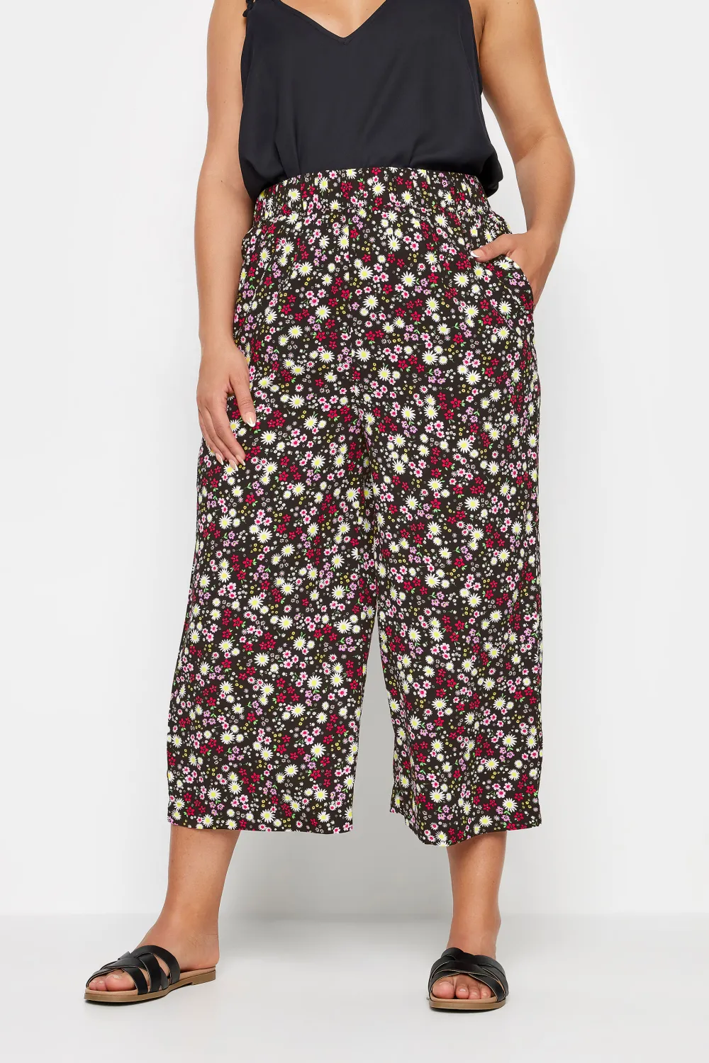 YOURS Curve Green Leaf Print Cropped Trousers