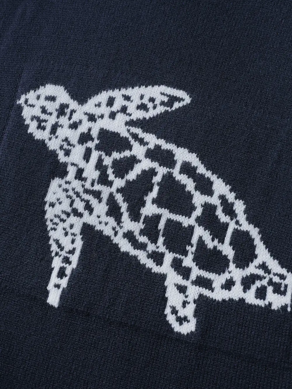 Turtle Motif Slit Contrast Edge Pullover